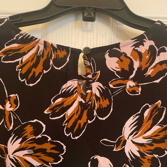 MADEWELL Cuffed Sleeve Shirred Top in Duskblossom - Picture 7 of 9